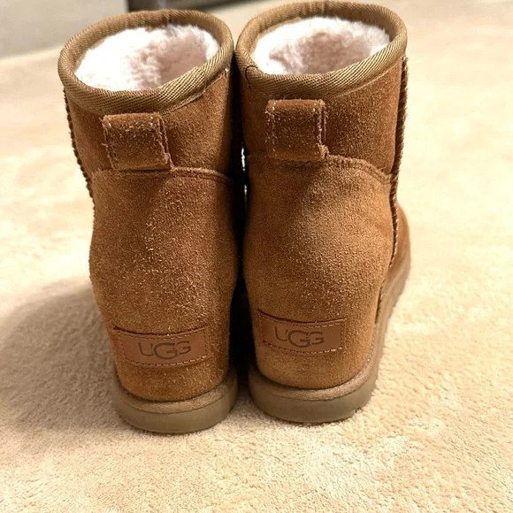 UGG Classic Mini Wedge Bootie - Picture 6 of 10